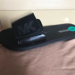 Michael Kors flip flop /slides